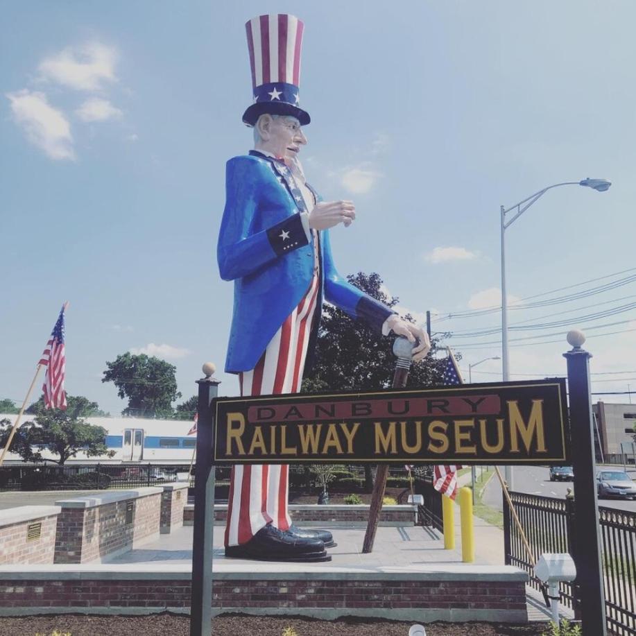 Welcome To Hat City Danbury, A Suburban Retreat Экстерьер фото