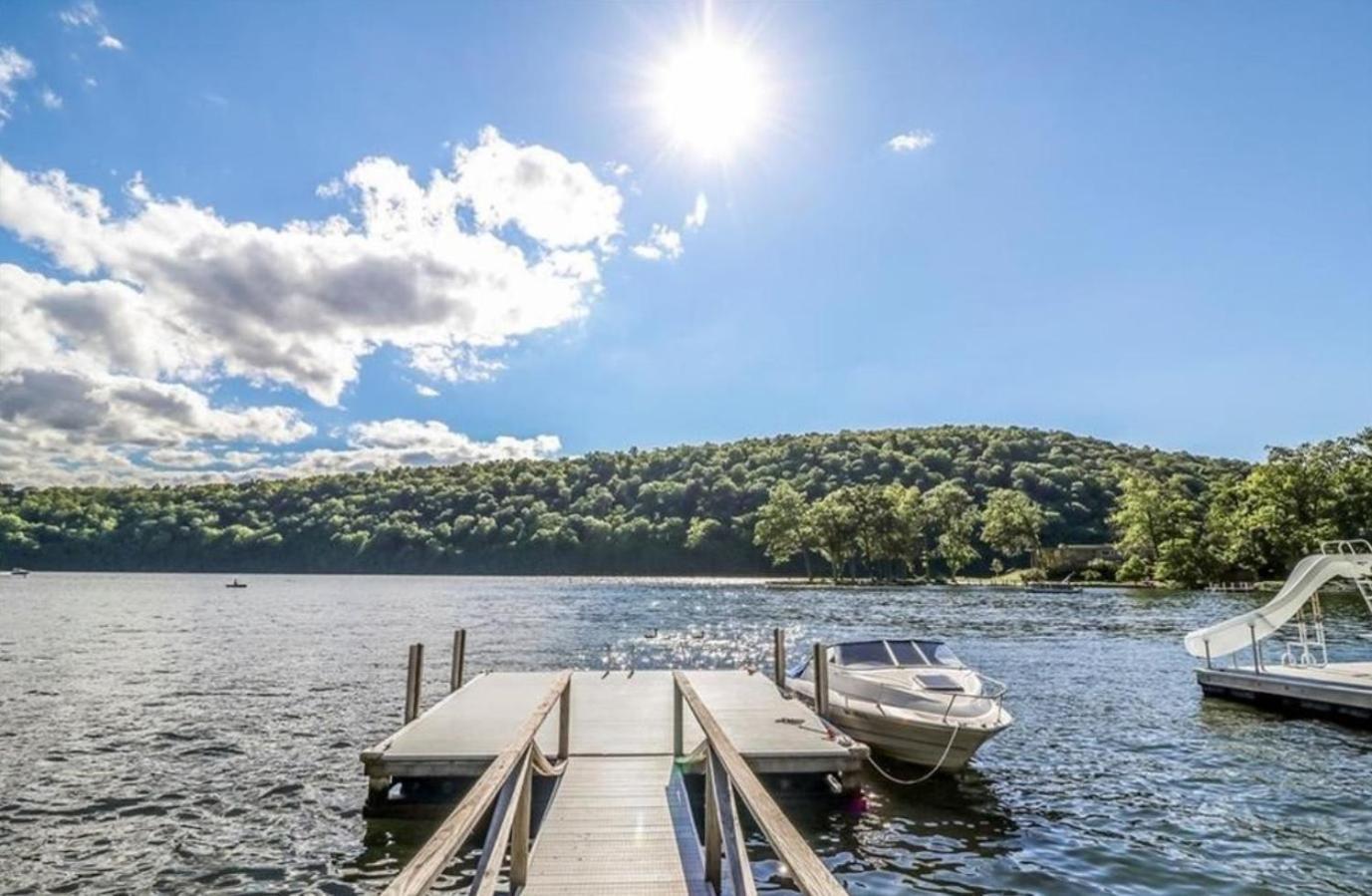 Welcome To Hat City Danbury, A Suburban Retreat Экстерьер фото
