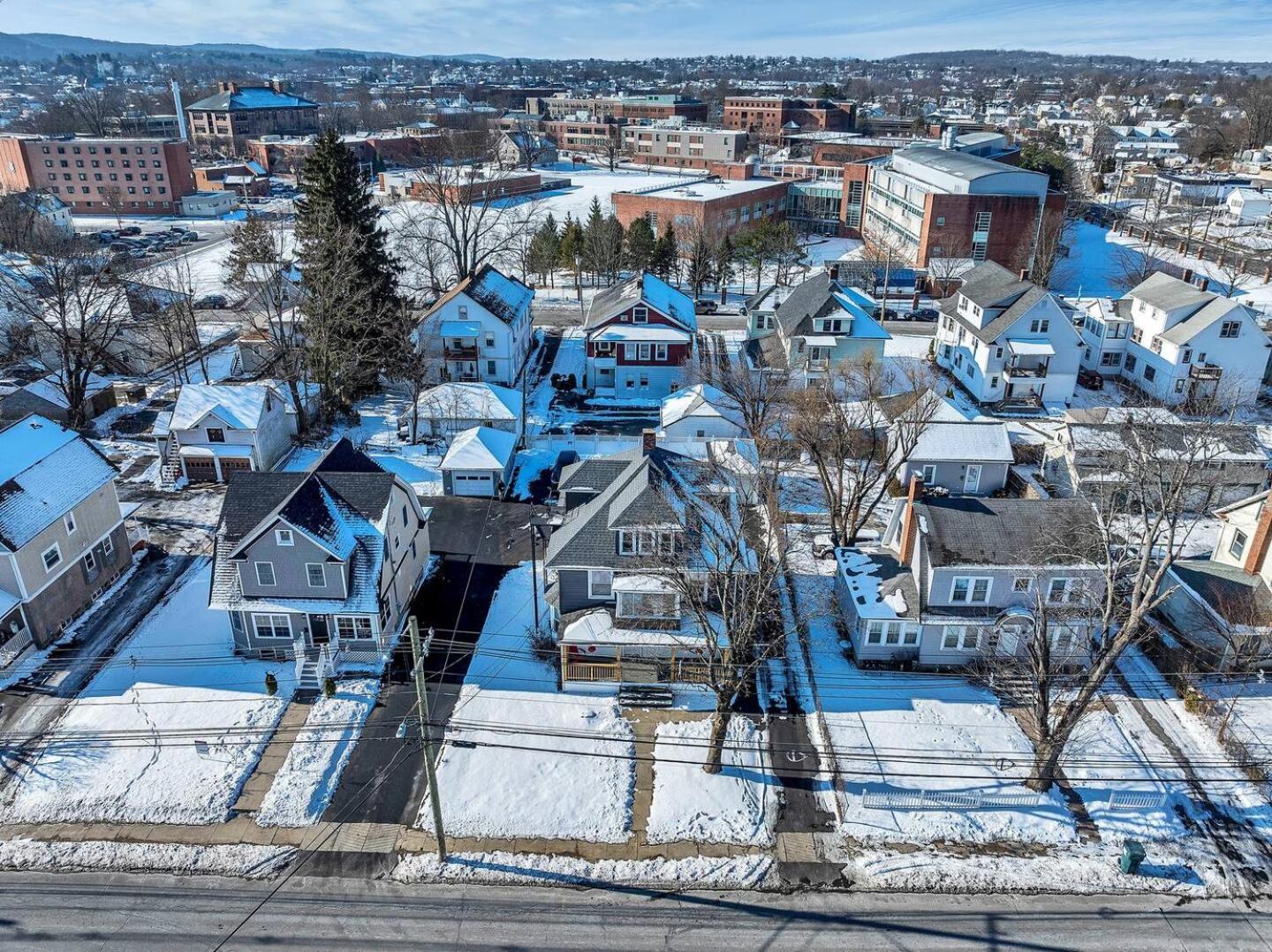Welcome To Hat City Danbury, A Suburban Retreat Экстерьер фото